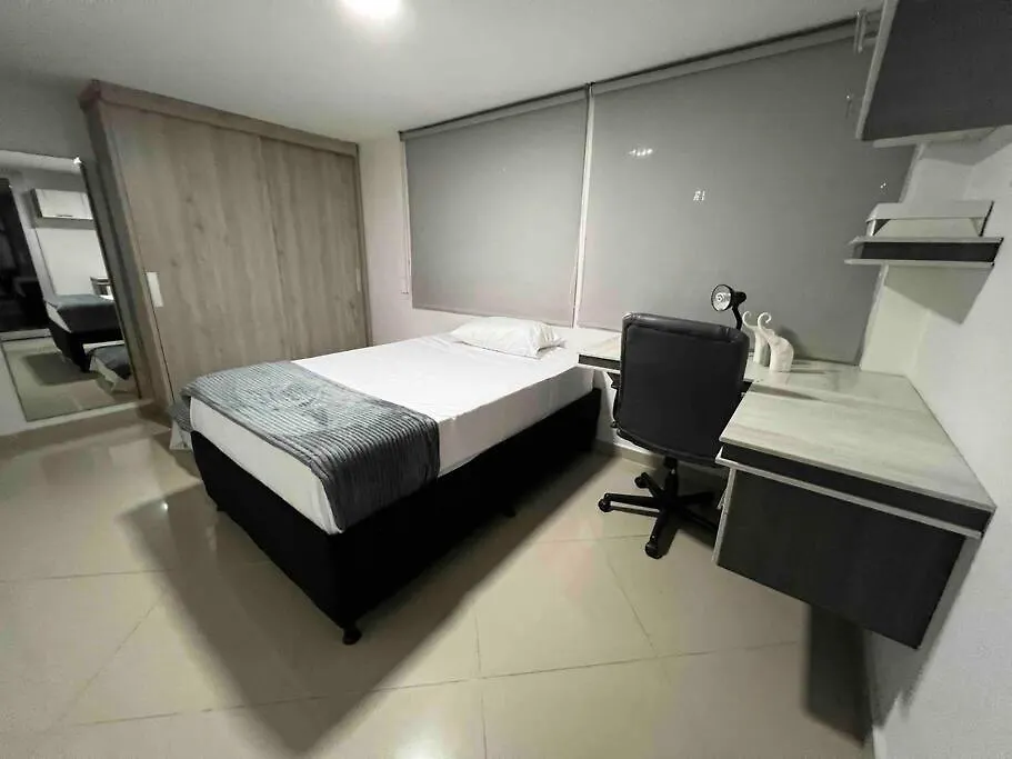 Apto 4 Habitaciones Privadas 6 Camas, Cerca A Todo Medellín