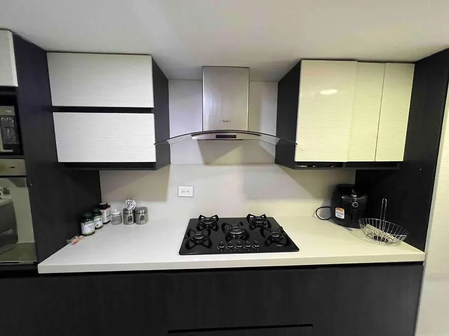 Apto 4 Habitaciones Privadas 6 Camas, Cerca A Todo Medellín Apartmán