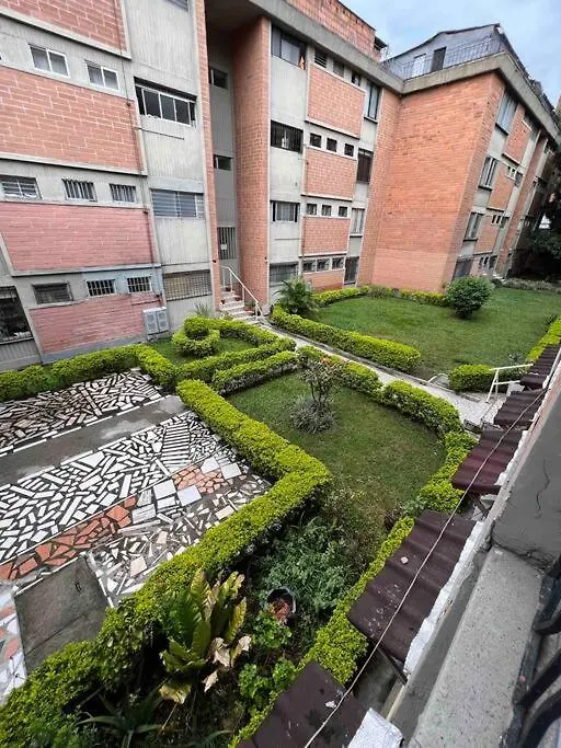 Apto 4 Habitaciones Privadas 6 Camas, Cerca A Todo Medellín
