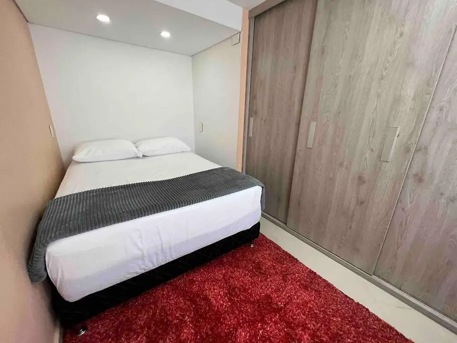Apto 4 Habitaciones Privadas 6 Camas, Cerca A Todo Medellín 0*,