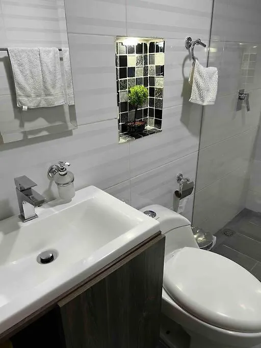 Apto 4 Habitaciones Privadas 6 Camas, Cerca A Todo Medellín