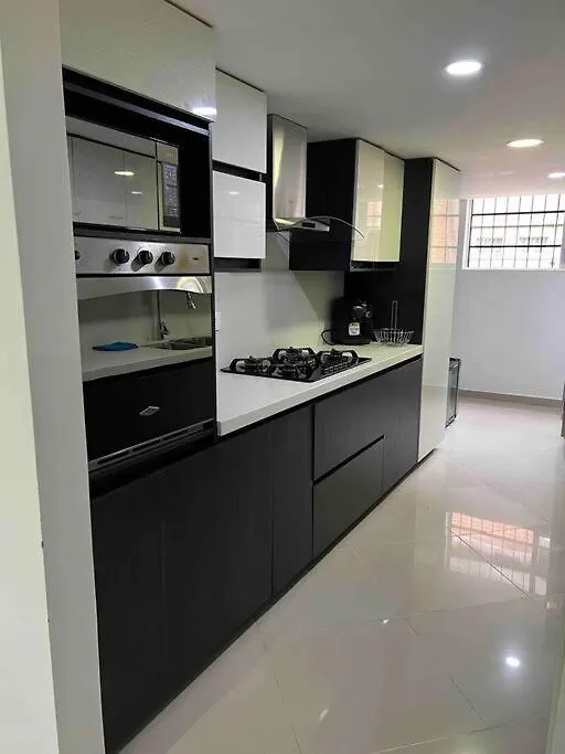 Apto 4 Habitaciones Privadas 6 Camas, Cerca A Todo Medellín Apartamento