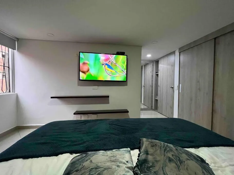 Apto 4 Habitaciones Privadas 6 Camas, Cerca A Todo Medellín Colombia