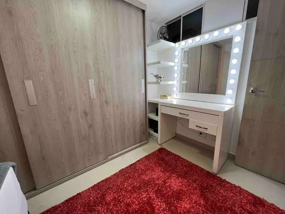 Apto 4 Habitaciones Privadas 6 Camas, Cerca A Todo Medellín Apartamento