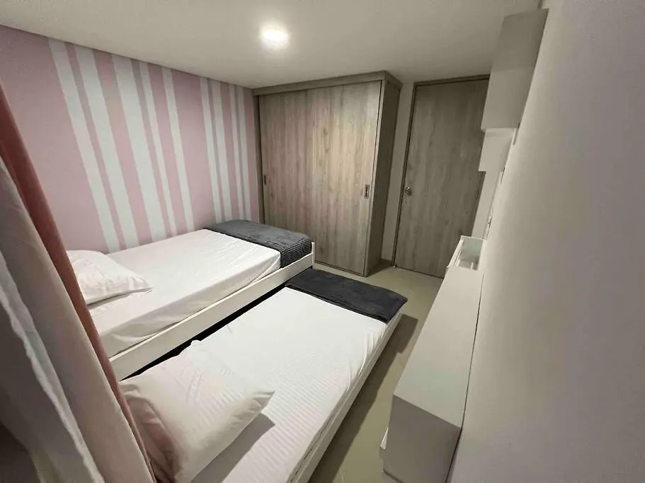 Apartamento Apto 4 Habitaciones Privadas 6 Camas, Cerca A Todo Medellín Colombia