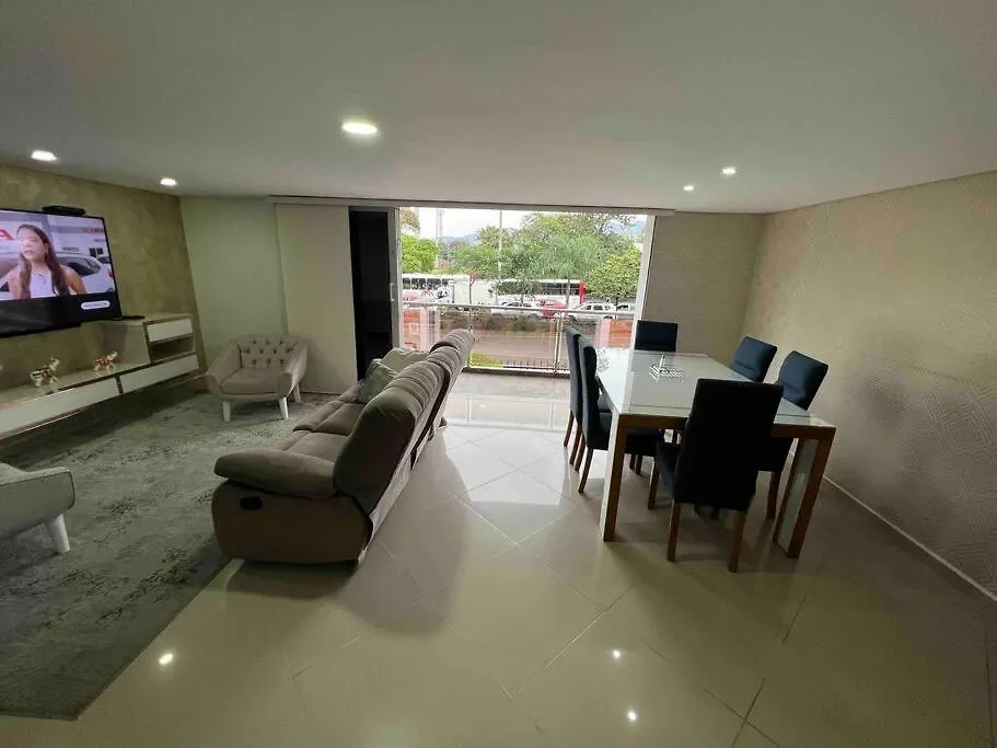Apto 4 Habitaciones Privadas 6 Camas, Cerca A Todo Medellín 0*,